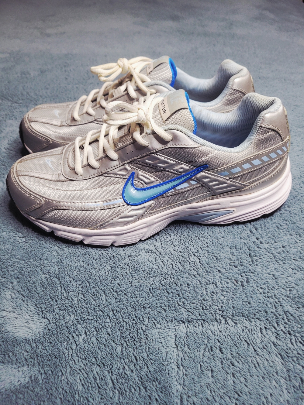 Nike Initiator Metalic Silver/ Ice Blue Womens Size 10